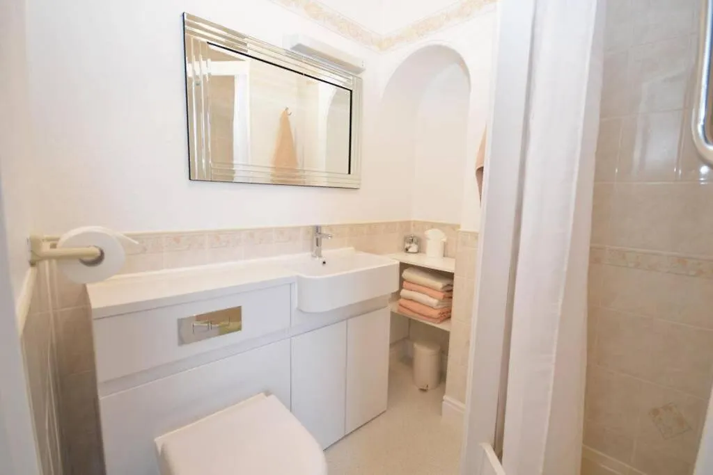 펜션 Westfield House - Characterful 7 Bedroom Townhouse 스킵턴