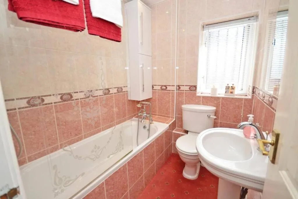 펜션 Westfield House - Characterful 7 Bedroom Townhouse 스킵턴